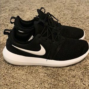 Women’s Nike Rosche 2